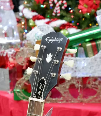 Epiphone - 1961 Les Paul SG Standard Electric Guitar with Case - Aged Sixties Cherry 2